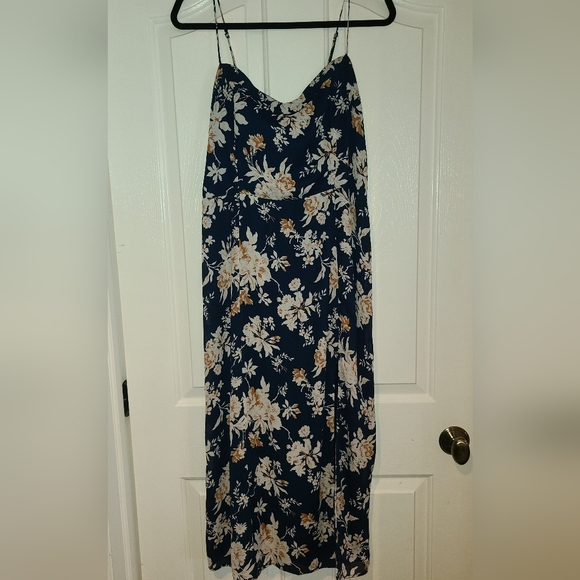 Abercrombie & Fitch Blue and Cream Midi Dress - Picture 2 of 12